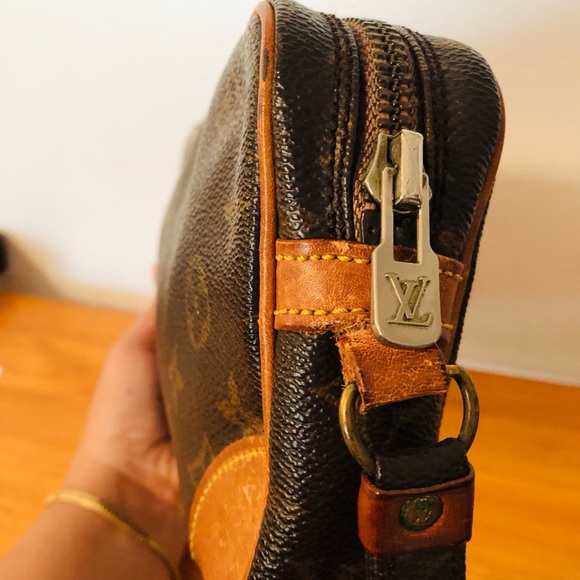 SOLD!!! Authentic Louis Vuitton Clutch in Monogram - Picture 7 of 16